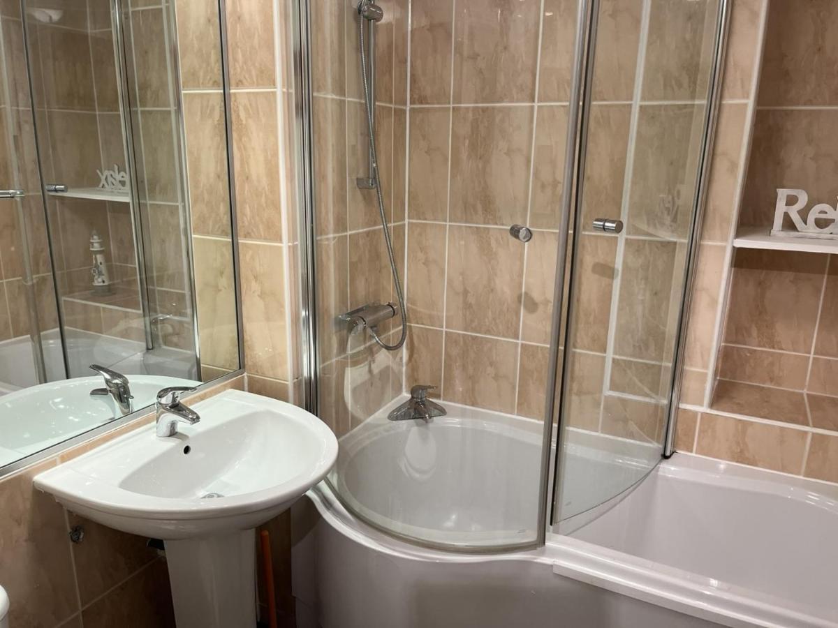 Royal Mile Mansions 2 Bedroom - Edinburgh City Centre ภายนอก รูปภาพ